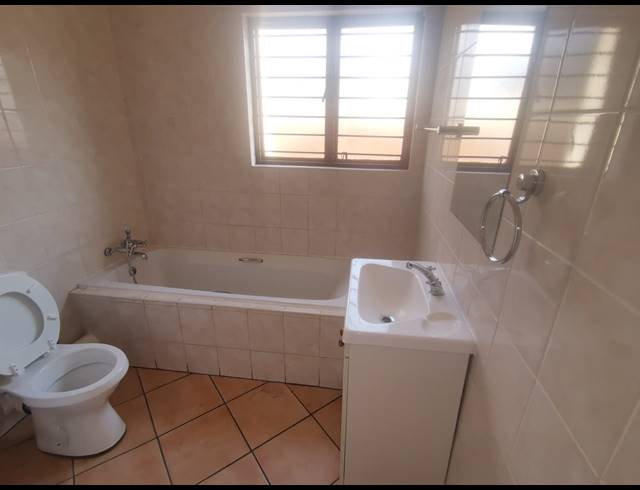 2 BEDROOM APARTMENT TO LET IN KENLEAF